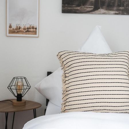 1-4 Gaeste Wohnung W-Lan, Netflix, Amazon, Parken, Arbeitsplatz, 24H Check In ,Vollausgestattet Kueche, Handtuecher Seife U,V,M Fuer Geschaeftsreisende, Paare, Familien , 达特尔恩 外观 照片
