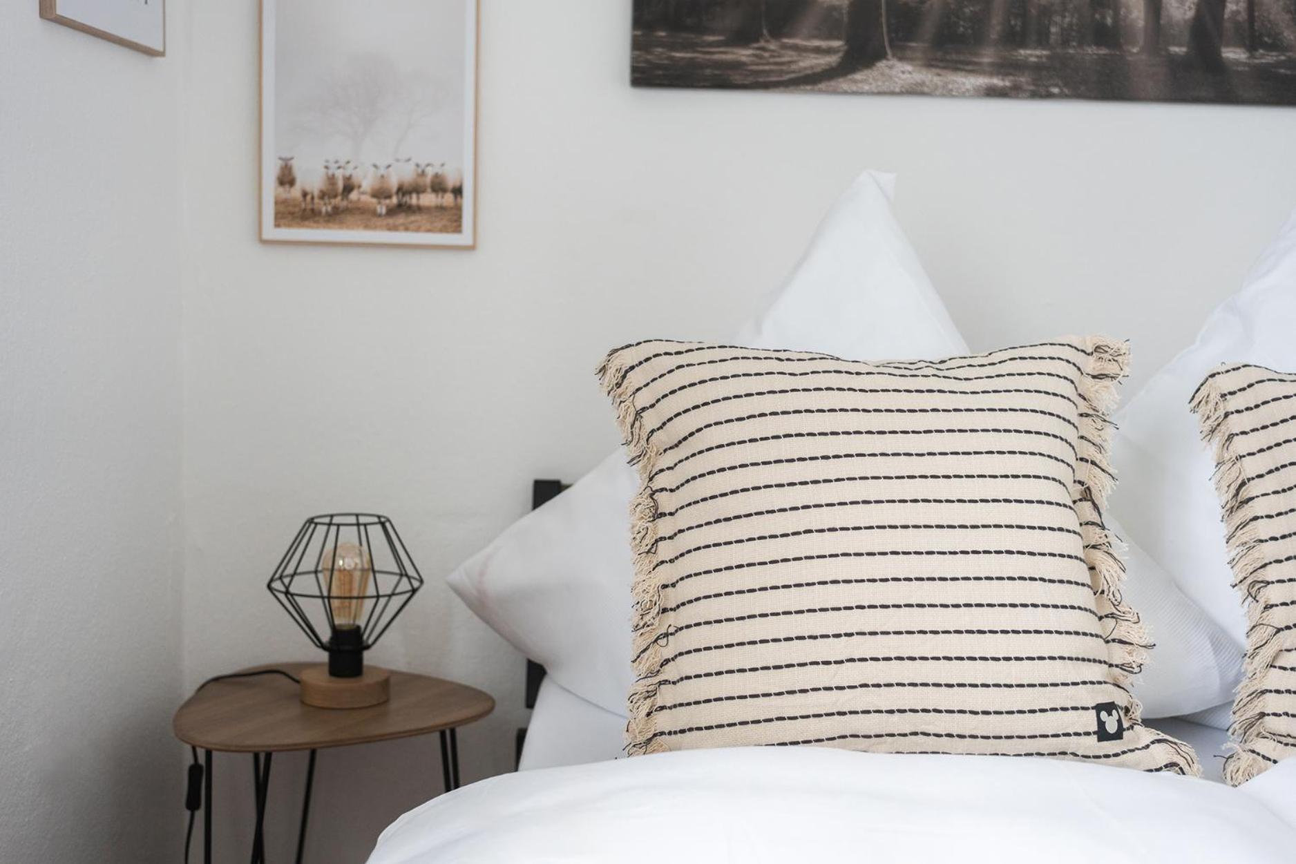 1-4 Gaeste Wohnung W-Lan, Netflix, Amazon, Parken, Arbeitsplatz, 24H Check In ,Vollausgestattet Kueche, Handtuecher Seife U,V,M Fuer Geschaeftsreisende, Paare, Familien , 达特尔恩 外观 照片