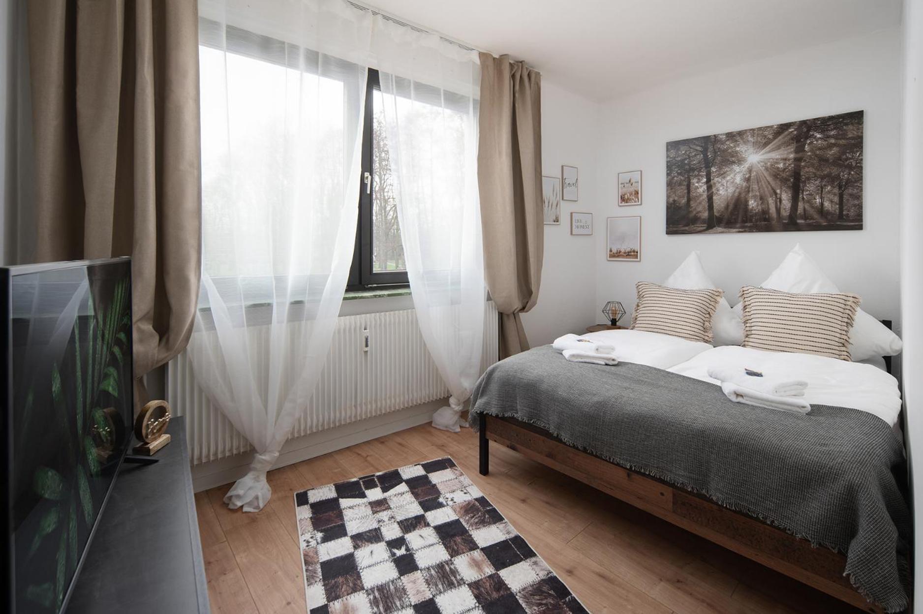 1-4 Gaeste Wohnung W-Lan, Netflix, Amazon, Parken, Arbeitsplatz, 24H Check In ,Vollausgestattet Kueche, Handtuecher Seife U,V,M Fuer Geschaeftsreisende, Paare, Familien , 达特尔恩 外观 照片